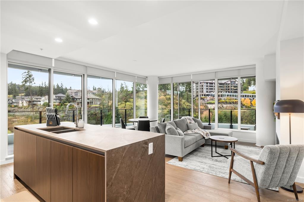 2000 Hannington Rd, 1027625, BC,