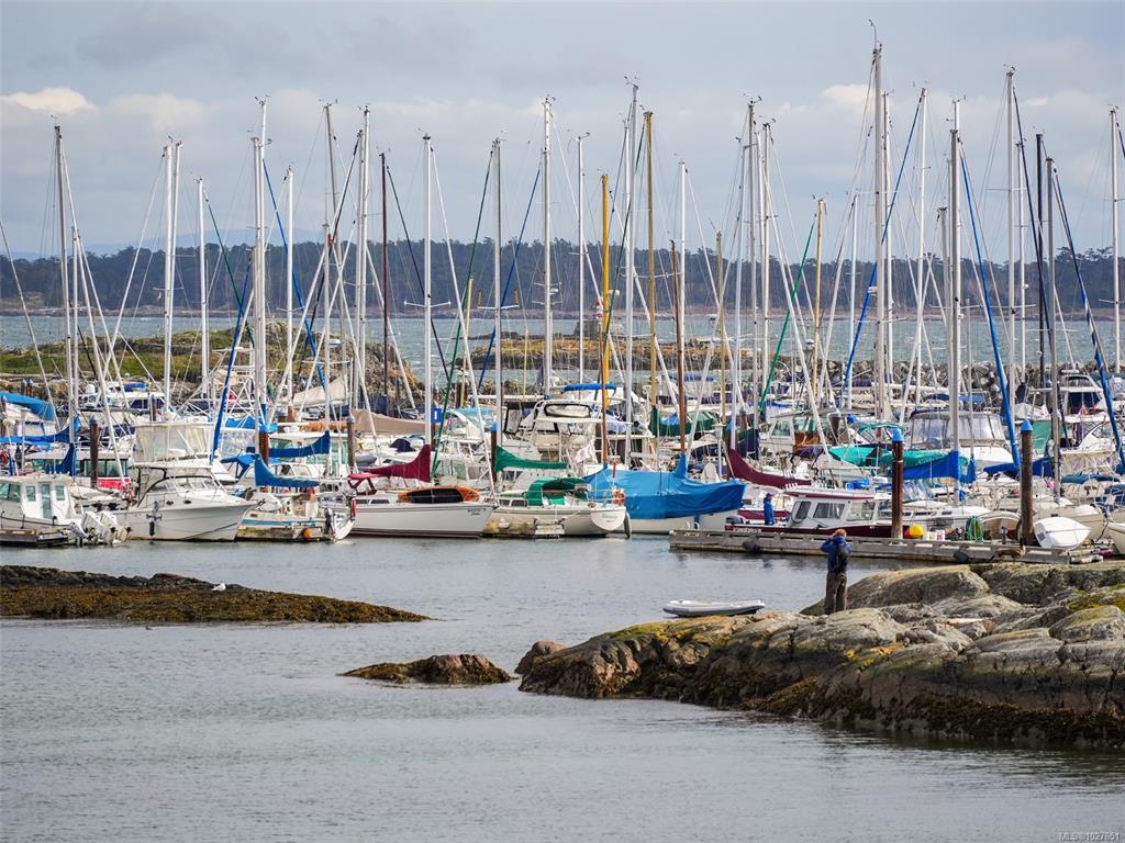 Third View of 1440 Beach Dr, Oak Bay, BC, V8S 2N8