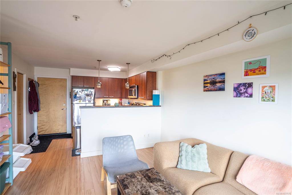 Fifth View of 356 Gorge Rd E, Victoria, BC, V8T 2W2