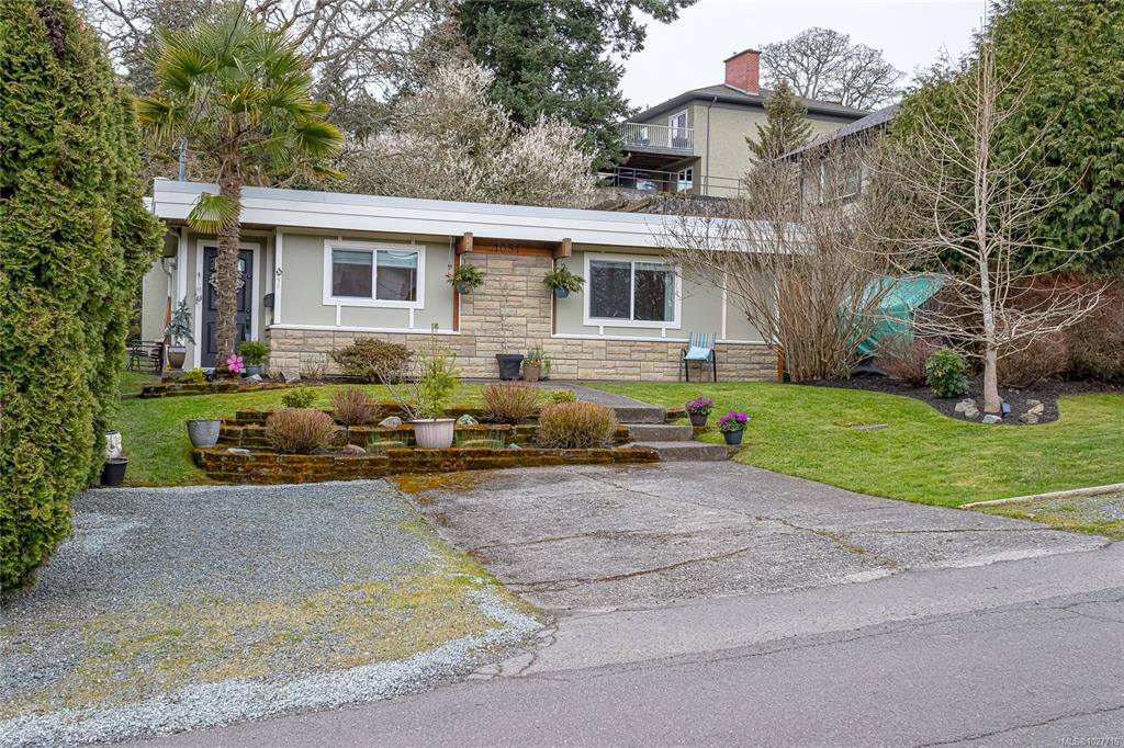 Second View of 1051 Chesterfield Rd, Saanich, BC, V8Z 2T9