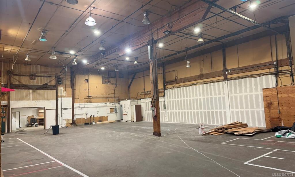 Fourth View of 484 Cecelia Rd, Victoria, BC, V8T 4T5