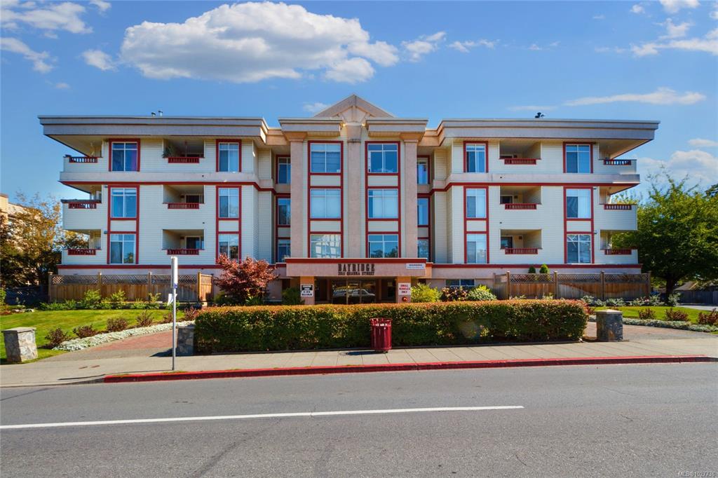 Second View of 2511 Quadra St, Victoria, BC, V8T 4E1