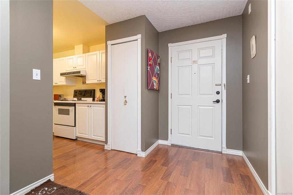 Fourth View of 2511 Quadra St, Victoria, BC, V8T 4E1