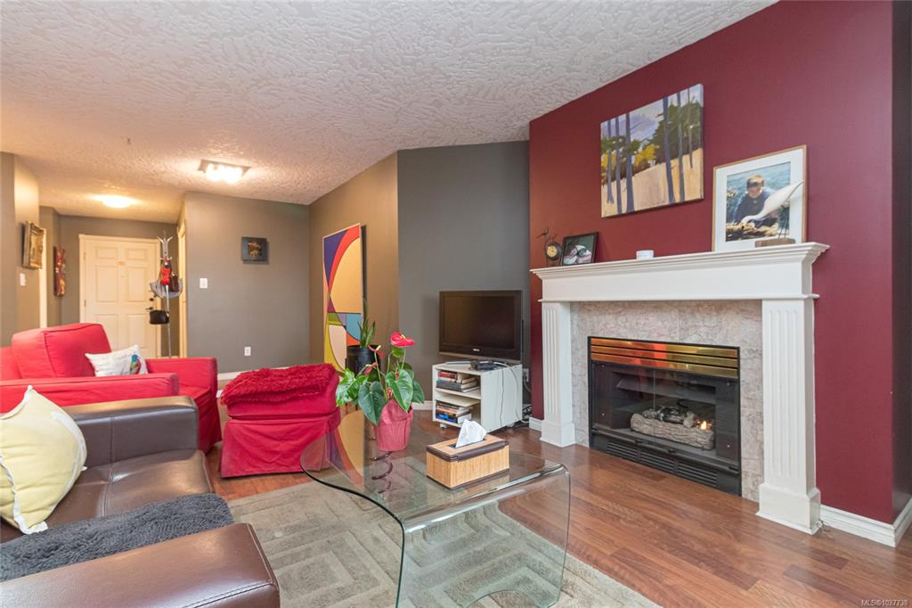 Fifth View of 2511 Quadra St, Victoria, BC, V8T 4E1