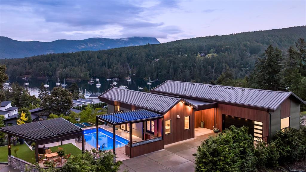 1060 Shore Pine Close, 1027768, BC,