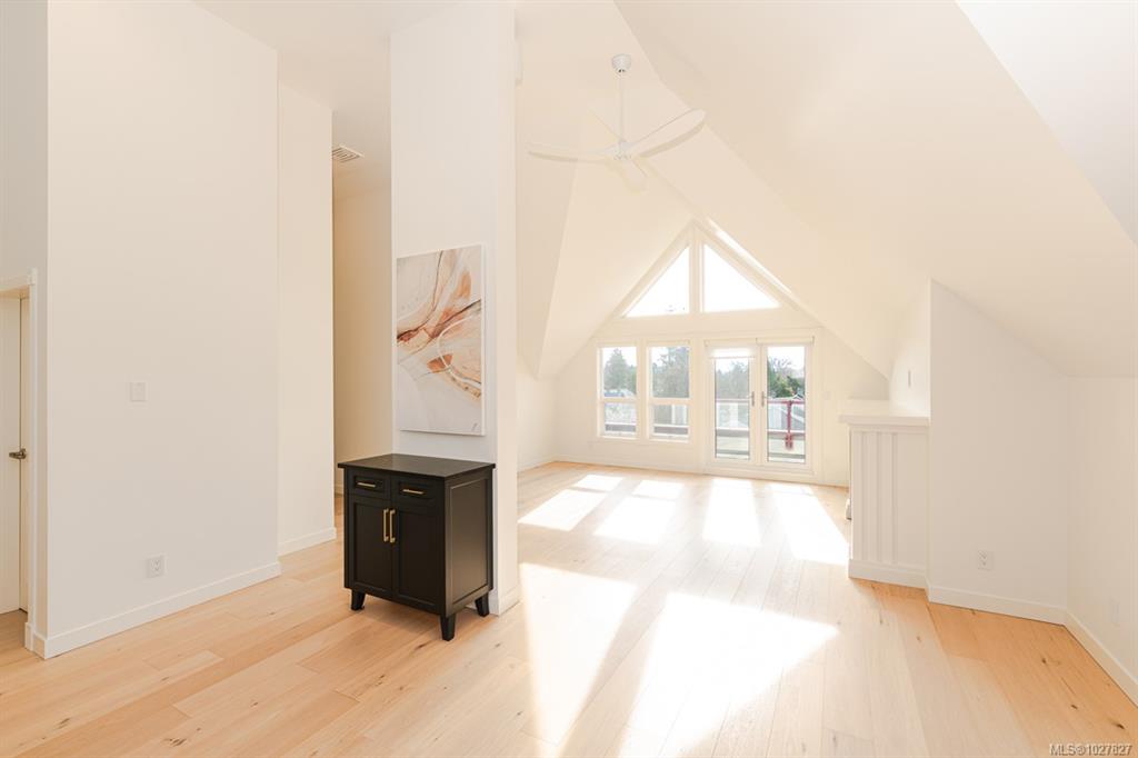 Fourth View of 1741 Oak Bay Ave, Le Mansion, Victoria, BC, V8R 1B8