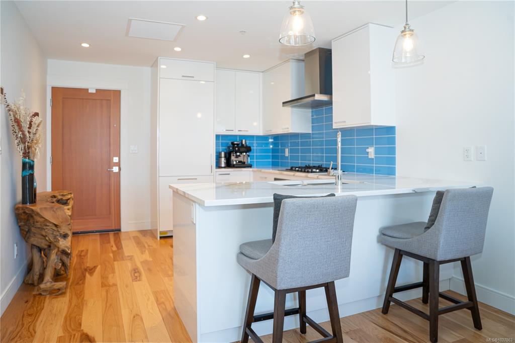 Third View of 916 Lyall St, Esquimalt, BC, V9A 5E6