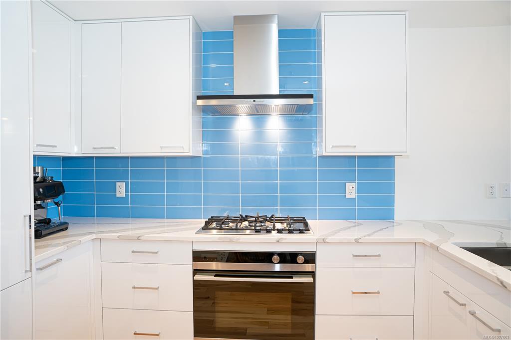 Fifth View of 916 Lyall St, Esquimalt, BC, V9A 5E6