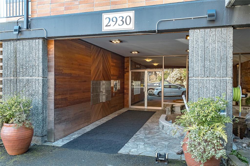 Fourth View of 2930 Cook St, Spencer Castle, Victoria, BC, V8T 3S7