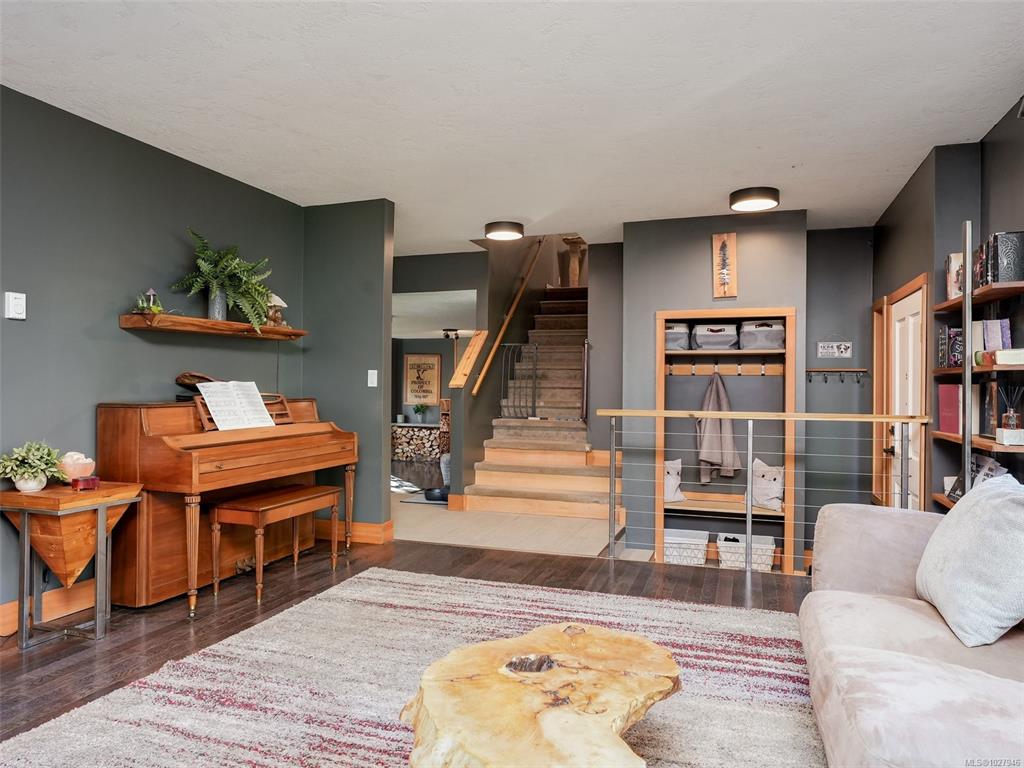 Fifth View of 6740 Amwell Dr, Central Saanich, BC, V8M 1A4