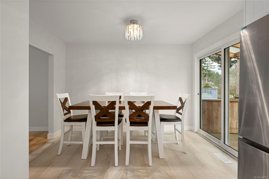 Fifth View of 3224 Uplands Dr, Nanaimo, BC, V9T 2T1