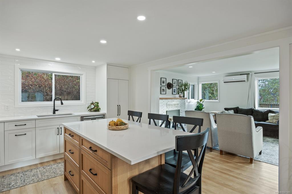 1314 Docliddle Rd, 1027985, BC,