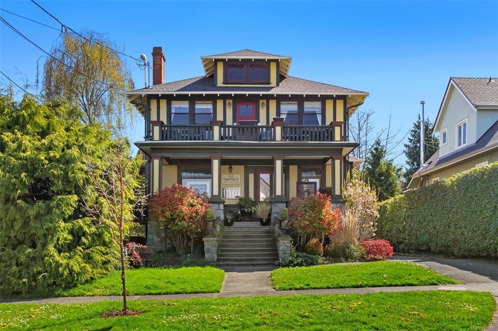 Second View of 123 Cambridge St, Victoria, BC, V8V 4B1