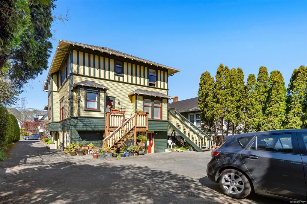 Fourth View of 123 Cambridge St, Victoria, BC, V8V 4B1