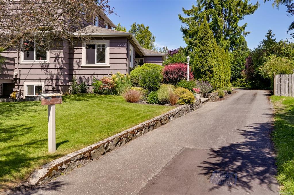 1718 Garnet Rd, 1028002, BC,