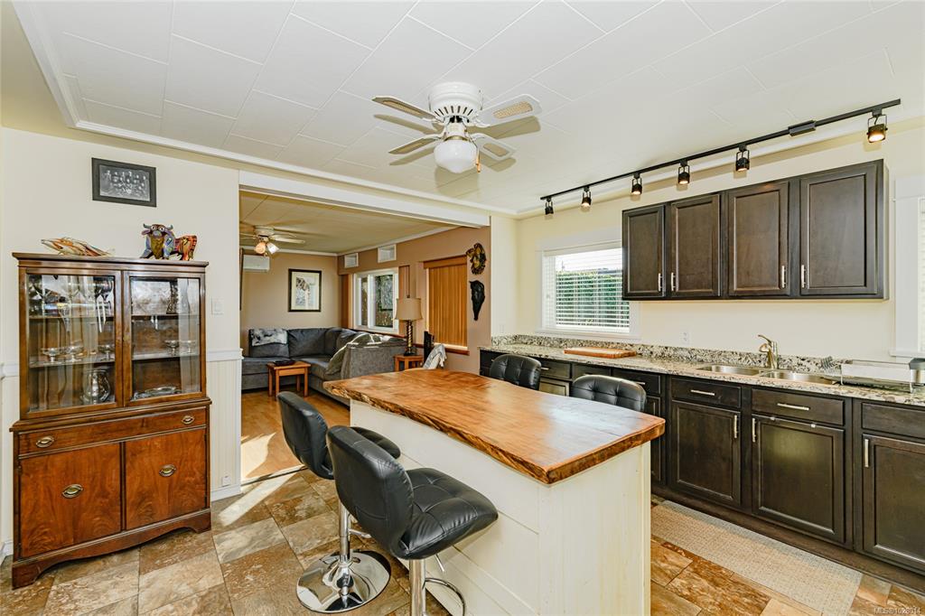 460 Bundock Ave, 1028014, BC,