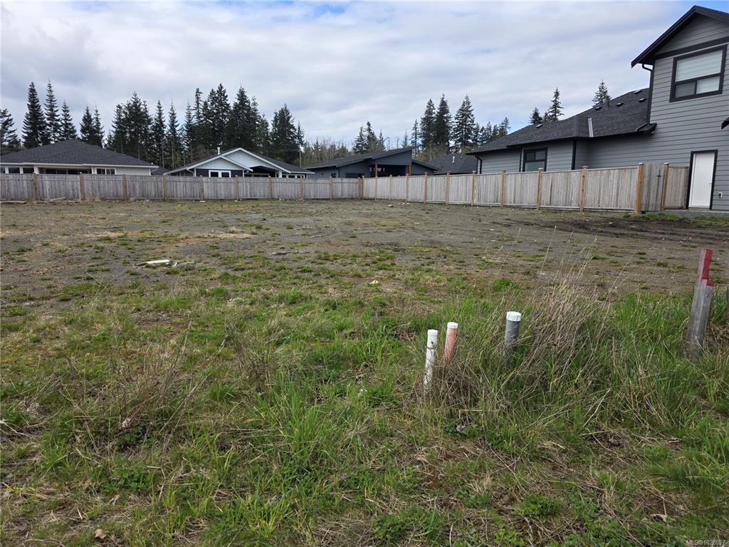 Third View of 717 Beaver Creek Blvd, Campbell River, BC, V9H 0E9