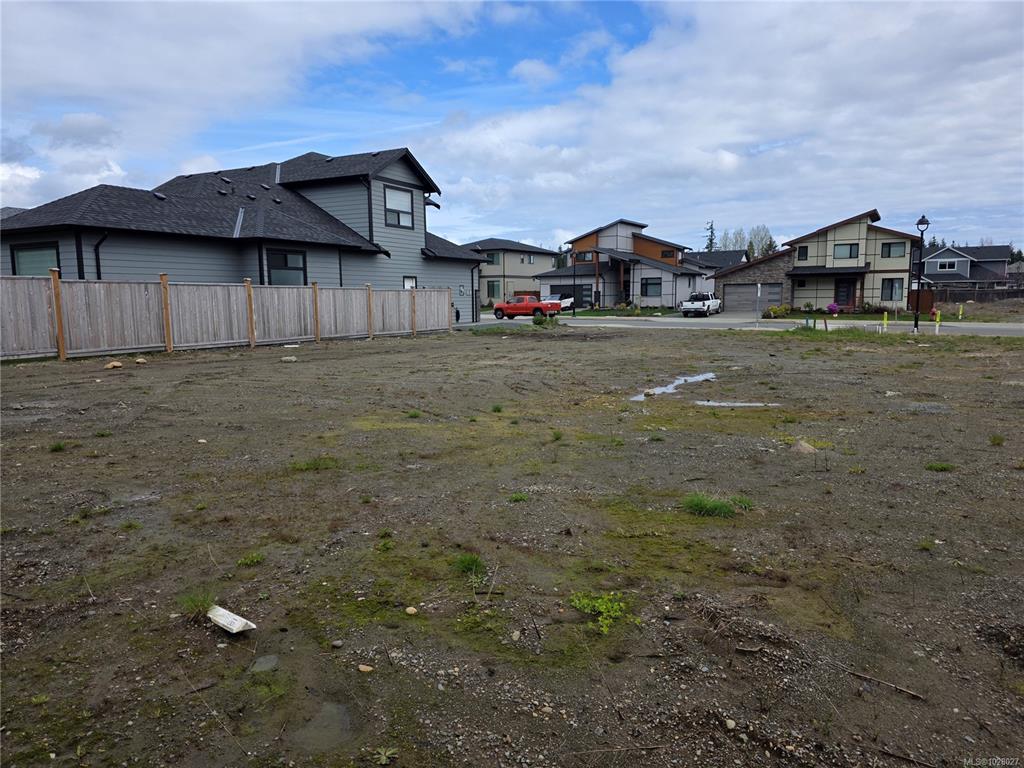 Fifth View of 717 Beaver Creek Blvd, Campbell River, BC, V9H 0E9
