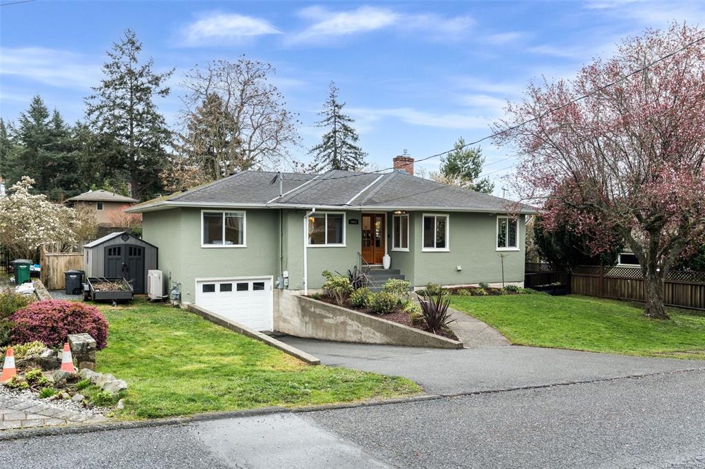 Second View of 3903 Lauder Rd, Saanich, BC, V8N 4H3