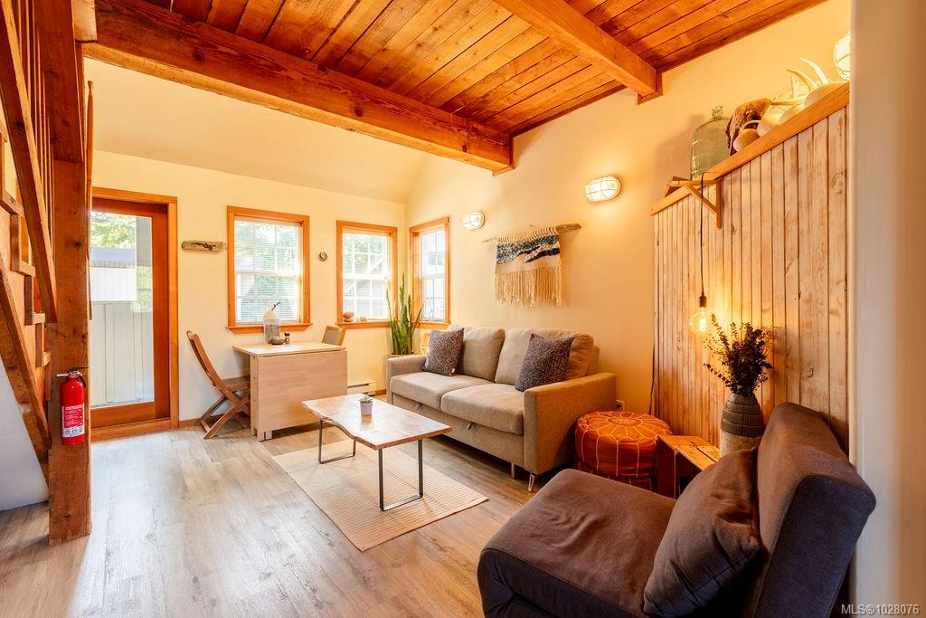 1002 Peninsula Rd, 1028076, BC,