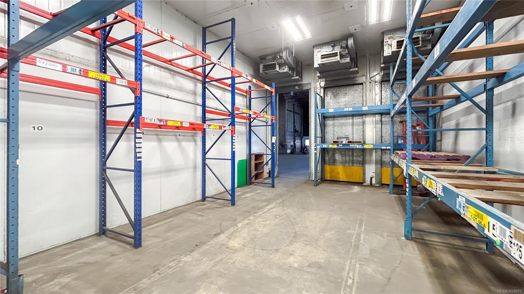 Fifth View of 2855 Quesnel St, Victoria, BC, V8T 4K2