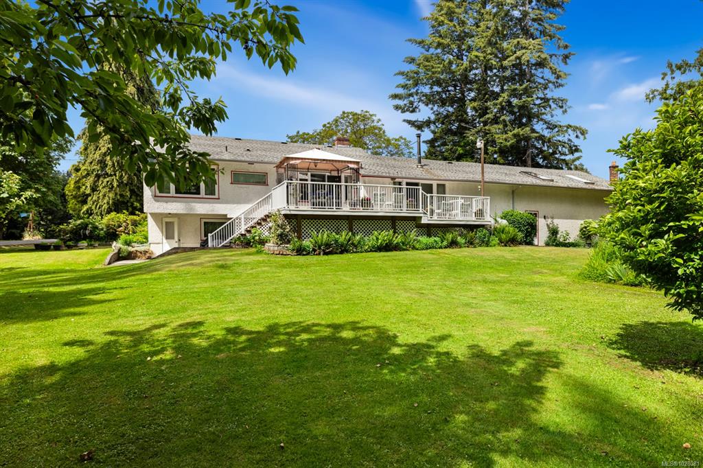 Second View of 3367 Trans Canada Hwy, Cobble Hill, BC, V0R 1L7