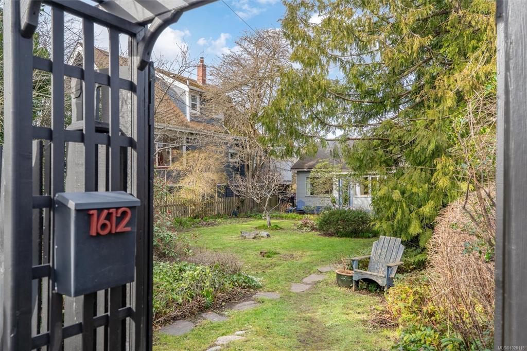 Second View of 1612 Pembroke St, Victoria, BC, V8R 1W3