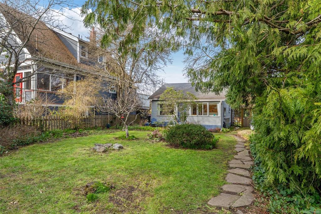 Third View of 1612 Pembroke St, Victoria, BC, V8R 1W3