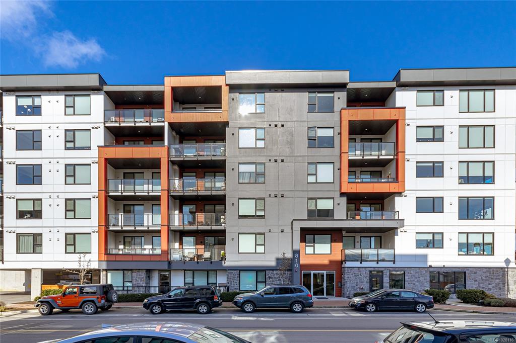 810 Orono Ave, 1028116, BC,