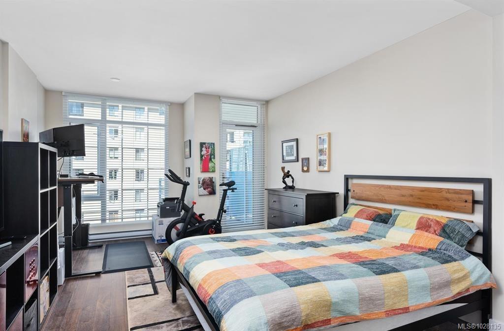 Third View of 1090 Johnson St, Victoria, BC, V8V 0B3