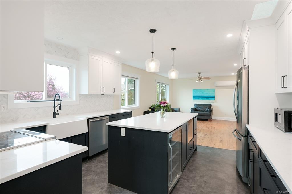 Fifth View of 1290 Lidgate Crt, Saanich, BC, V8Z 7E3