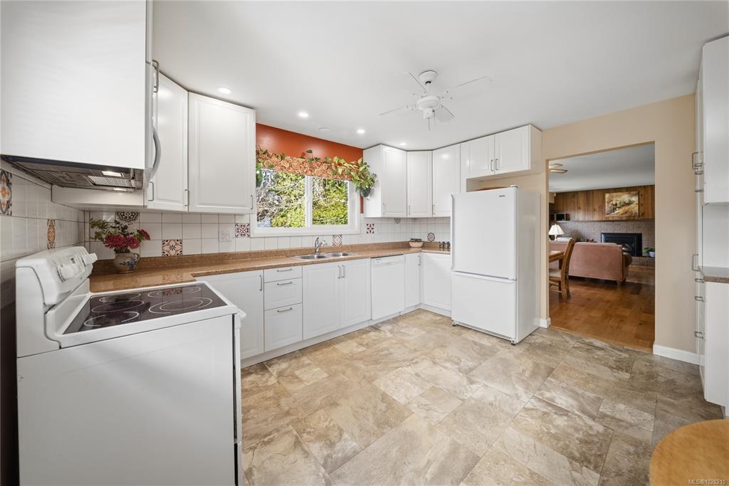 Fourth View of 101 Eagle Cres, Nanaimo, BC, V9S 2S7