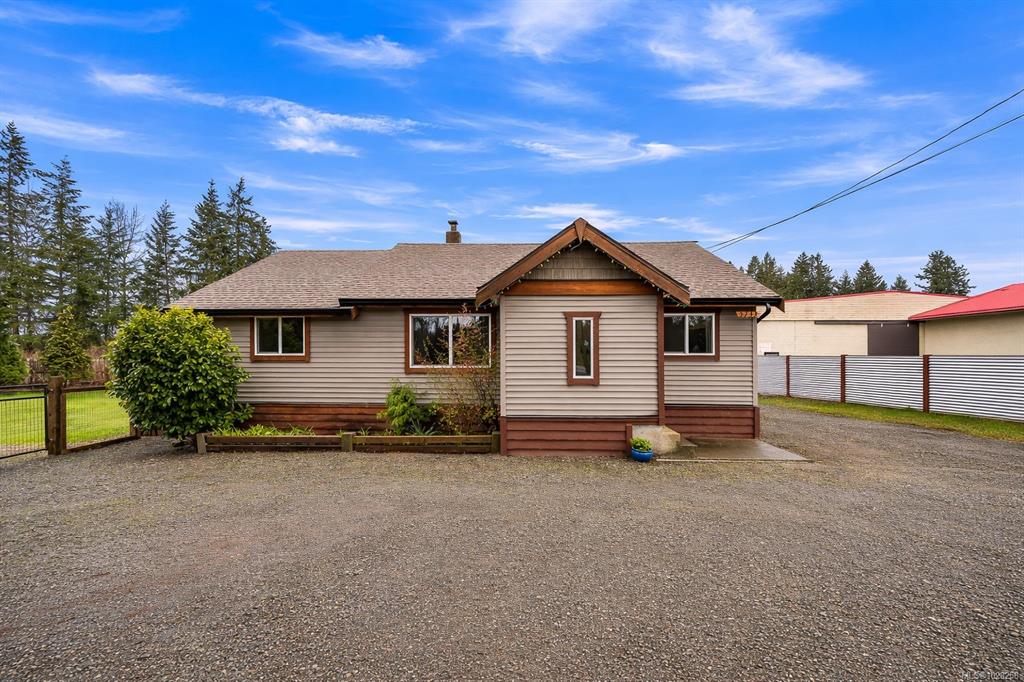 5733 Island Hwy N, 1028258, BC,