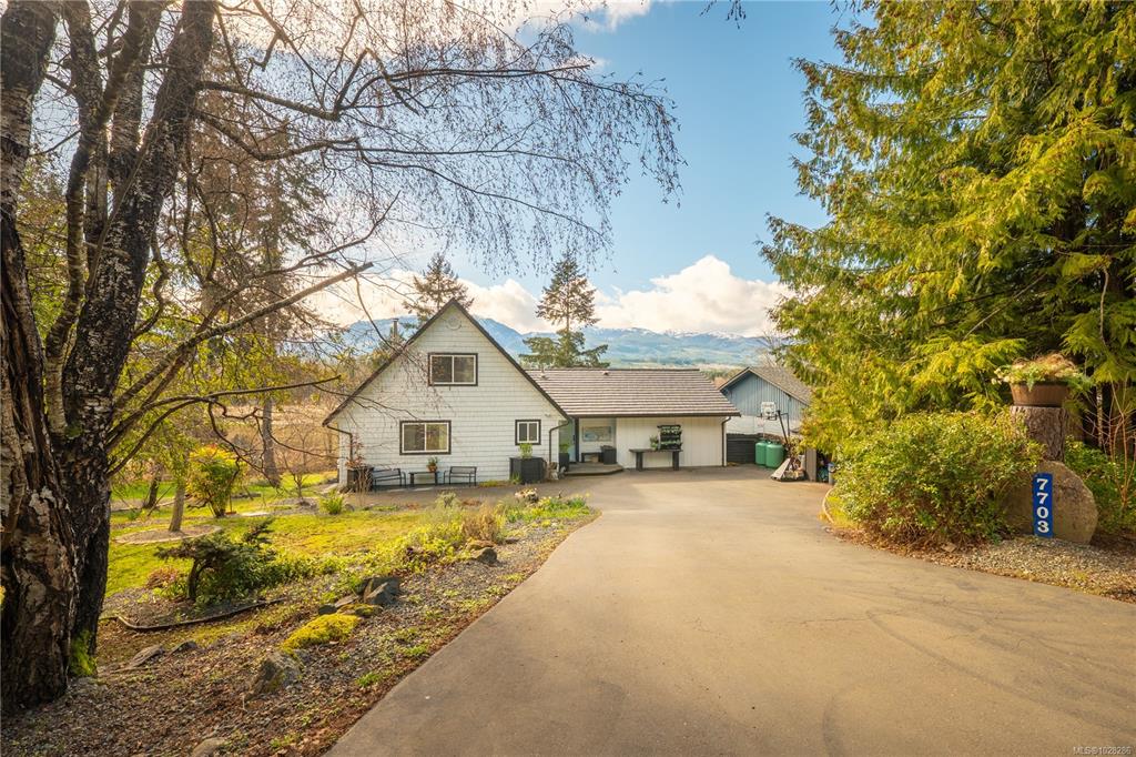 7703 Tozer Rd, 1028286, BC,