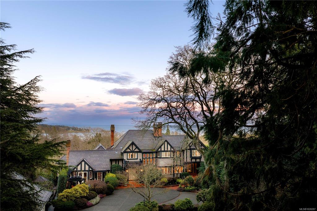 Second View of 3475 Upper Terrace Rd, Oak Bay, BC, V8R 6E6