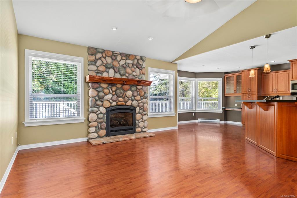 Third View of 228 Maryland Rd, Campbell River, BC, V9W 8H5