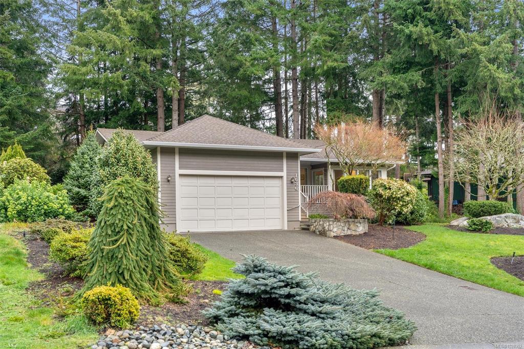 Third View of 1636 Barrett Dr, North Saanich, BC, V8L 5A6