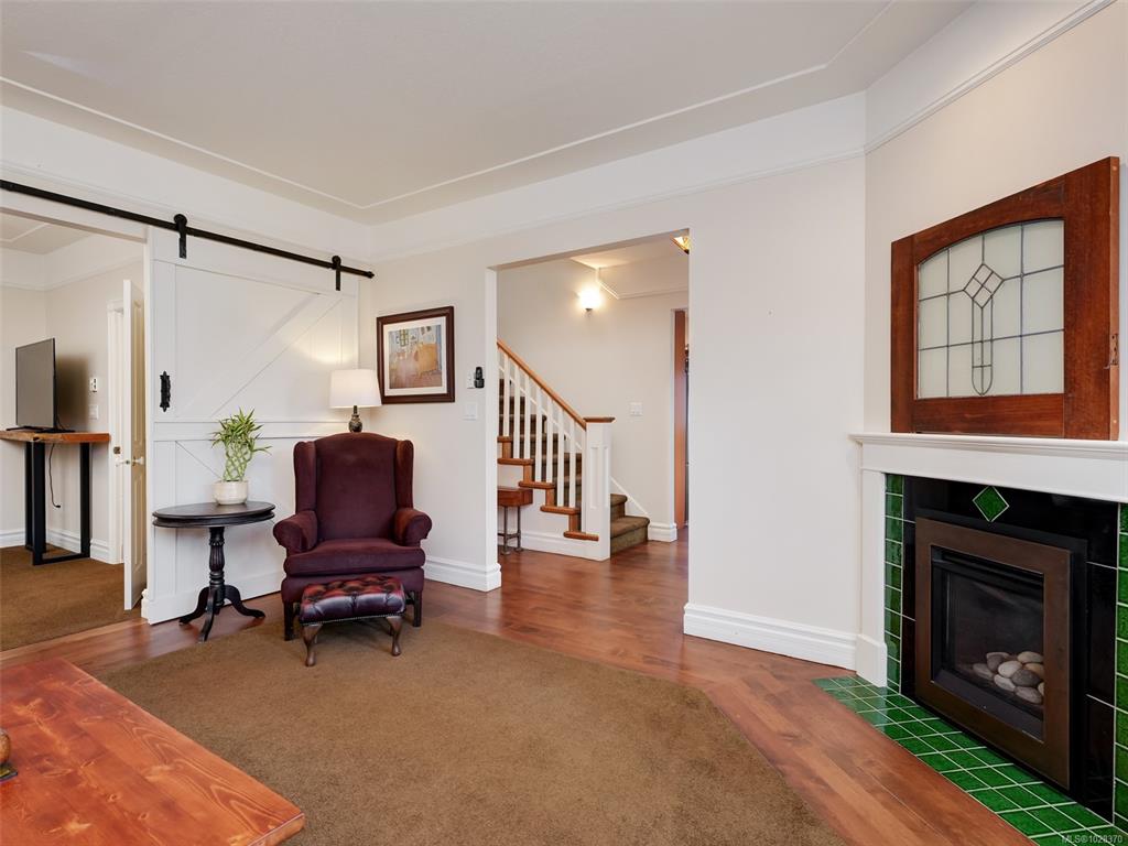 Fifth View of 445 Admirals Rd, Esquimalt, BC, V9A 2N2