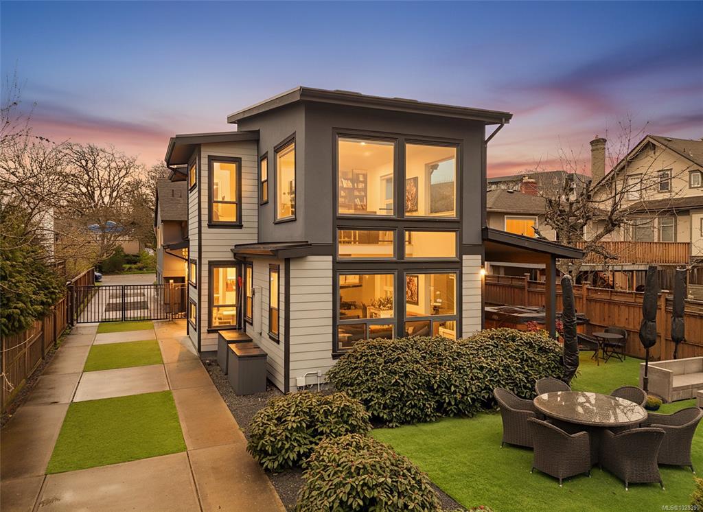 838 Old Esquimalt Rd, 1028390, BC,