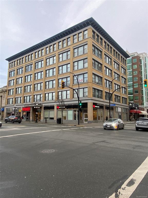 MLS® listing #30774553 for sale located at 1207 Douglas St