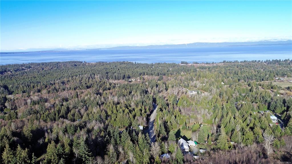 Fifth View of 575 Horne Lake Rd, Qualicum Beach, BC, V9K 1Z7