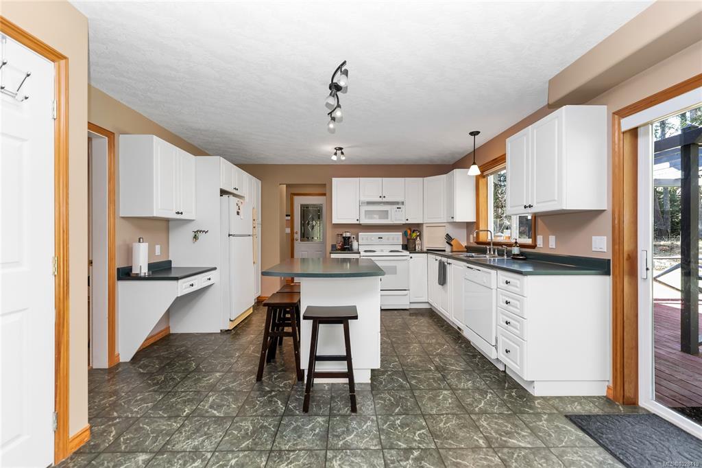 Fifth View of 1850 Lakewood Rd, Shawnigan Lake, BC, V0R 2W0