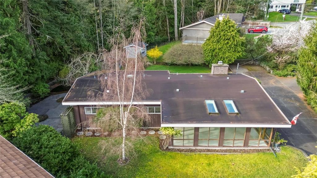 Third View of 5151 Beckton Rd, Saanich, BC, V8Y 2C2