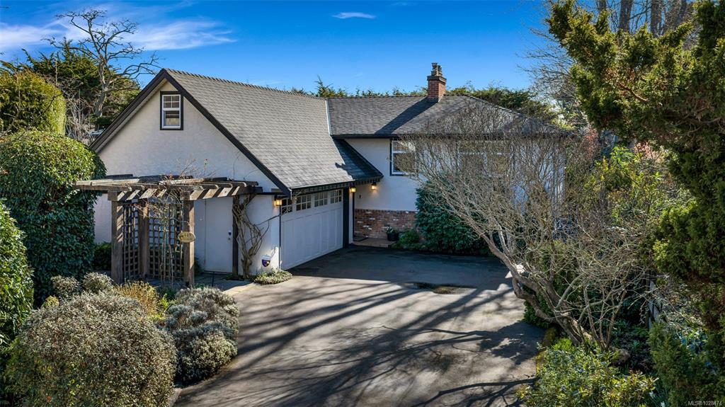 Second View of 449 Victoria Ave, Oak Bay, BC, V8S 4M7