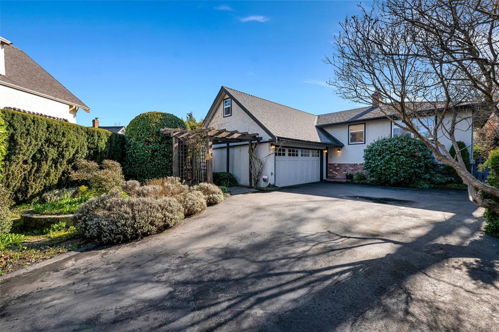 Third View of 449 Victoria Ave, Oak Bay, BC, V8S 4M7