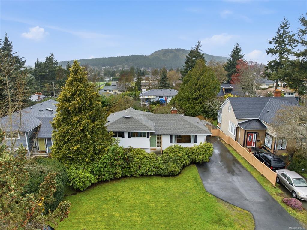 Second View of 1787 Penshurst Rd, Saanich, BC, V8N 2N6