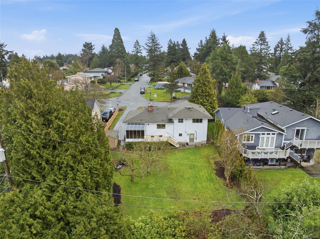 Fifth View of 1787 Penshurst Rd, Saanich, BC, V8N 2N6