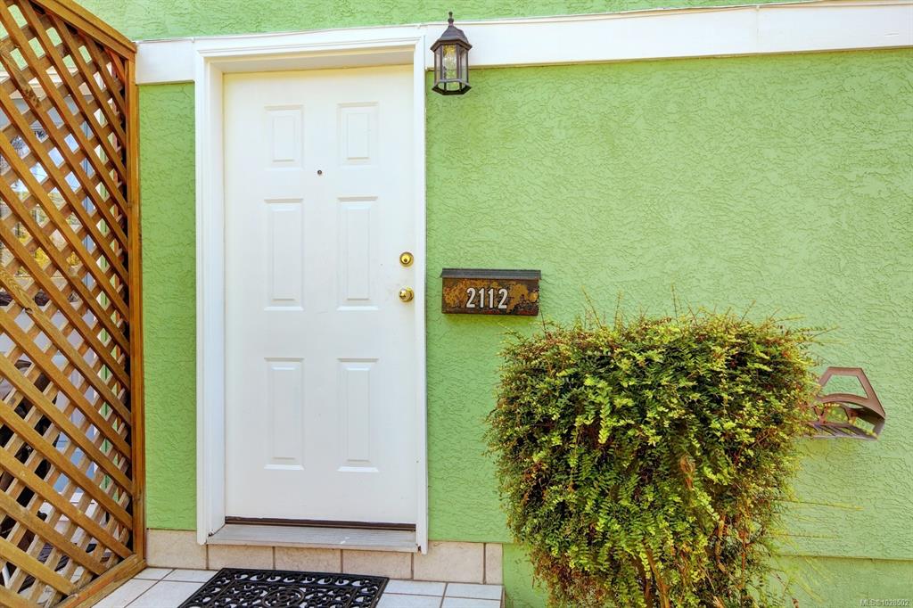 Second View of 2112 Sayward St, Victoria, BC, V8R 3T3