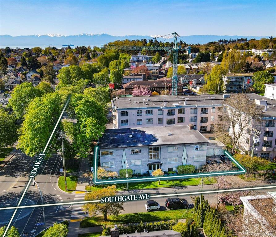 MLS® listing #30781835 for sale located at 1069 Southgate St