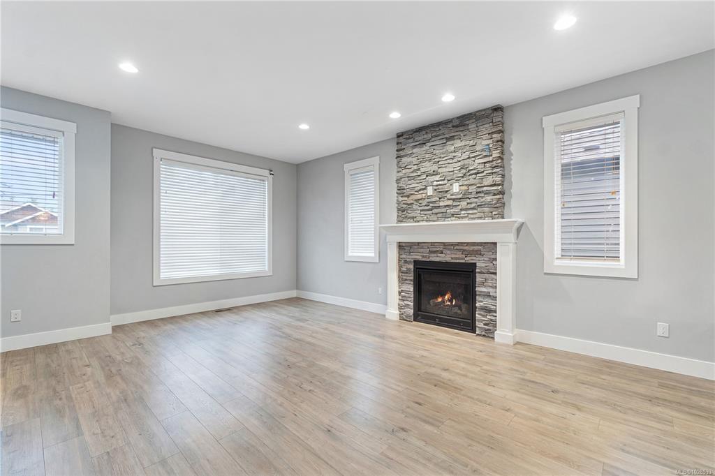 Third View of 994 Douglas Ave, Nanaimo, BC, V9R 6X8